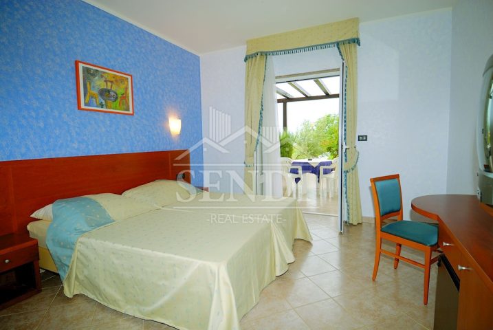 Poslovni prostori Naprodaj - Primorsko-goranska Cres - foto 4/12