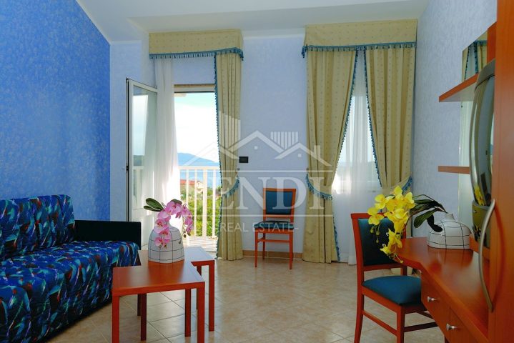 Poslovni prostori Naprodaj - Primorsko-goranska Cres - foto 5/12