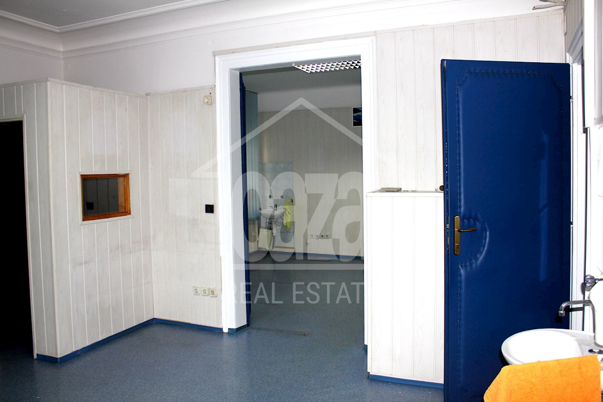 Business premises For sale - PRIMORSKO-GORANSKA RIJEKA