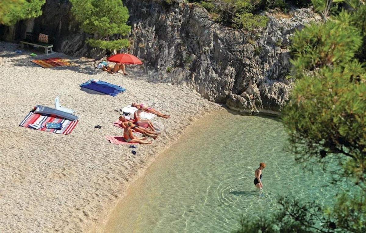 Kuća Na prodaju - SPLITSKO-DALMATINSKA ZMIJAVCI