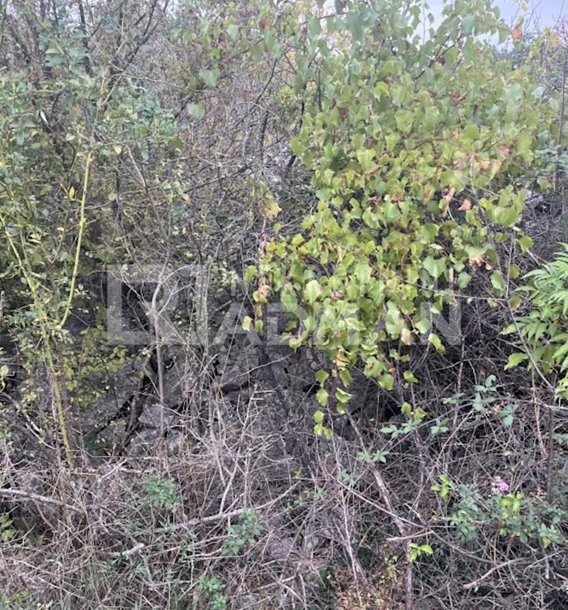 Land For sale - SPLITSKO-DALMATINSKA LEĆEVICA