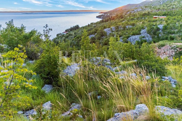 Land for sale 813 m² – Starigrad