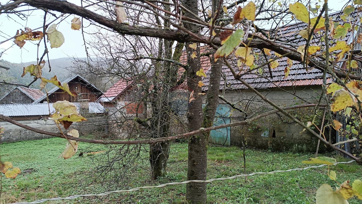 Kuća Na prodaju - KARLOVAČKA OGULIN