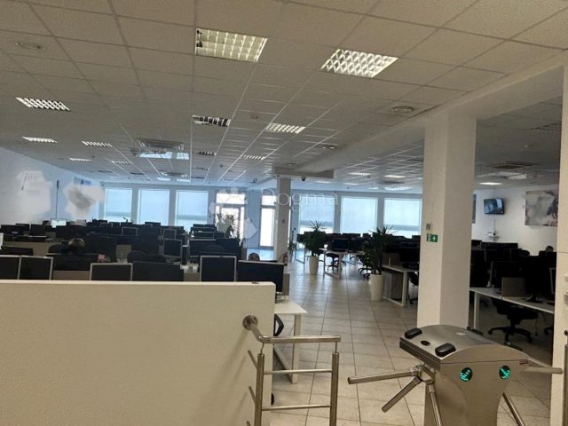 Gewerbefläche Zu vermieten - Istarska Pula - foto 4/16