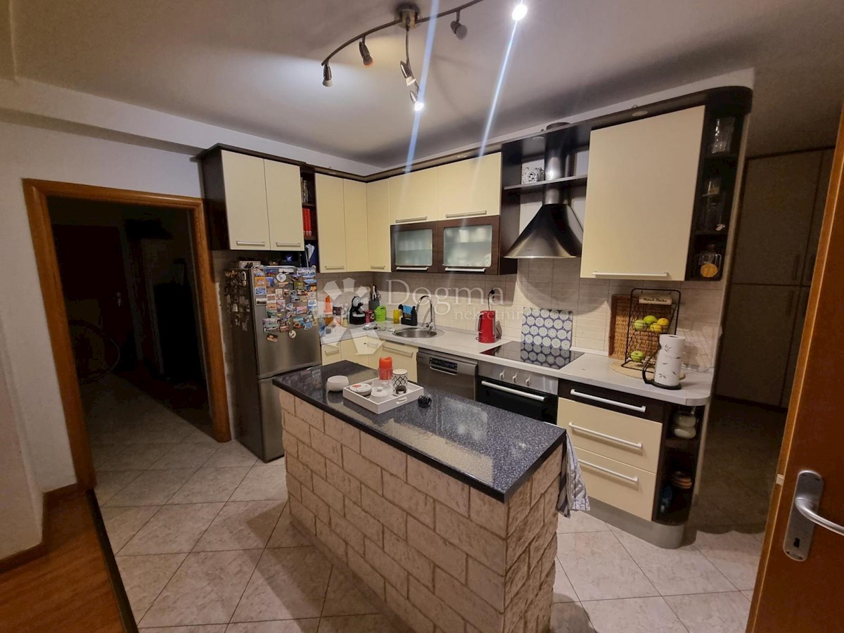 Apartmán Na predaj - SPLITSKO-DALMATINSKA KAŠTELA