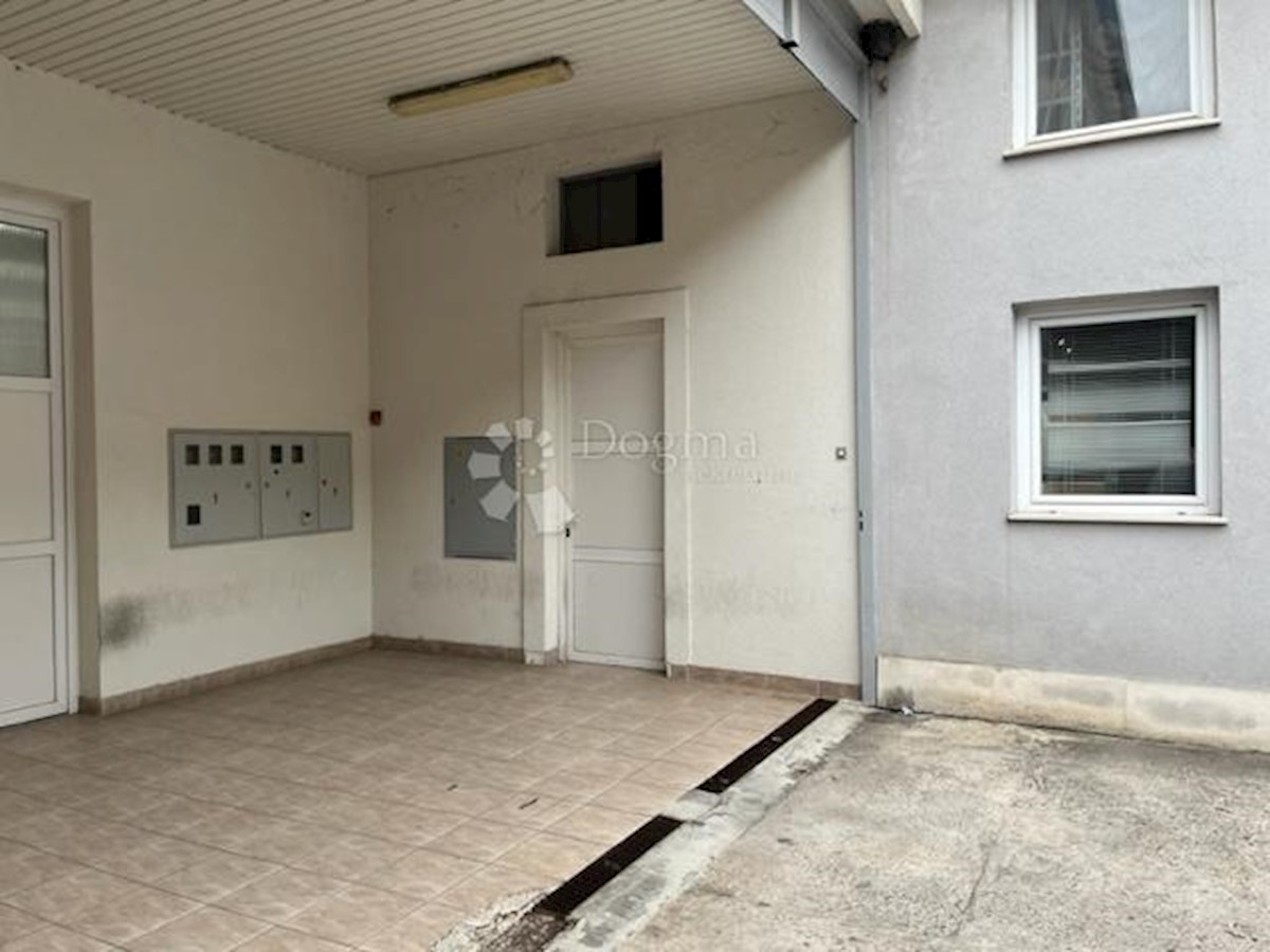 Business premises For sale - PRIMORSKO-GORANSKA RIJEKA