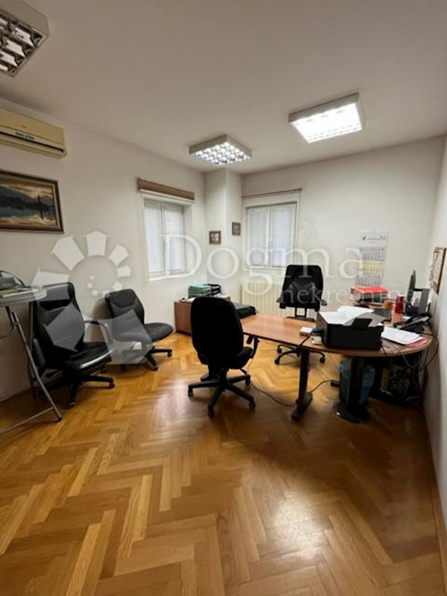 Business premises For sale - PRIMORSKO-GORANSKA RIJEKA