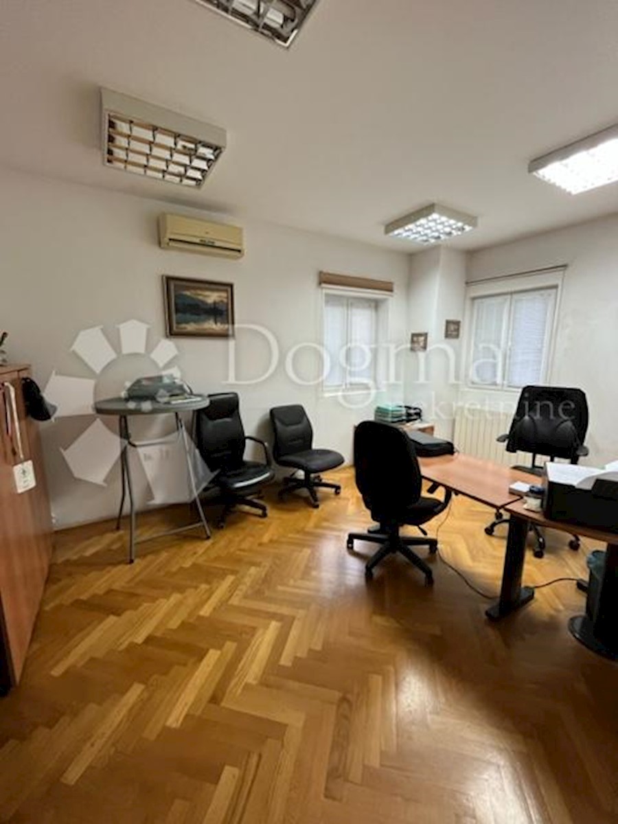 Business premises For sale - PRIMORSKO-GORANSKA RIJEKA