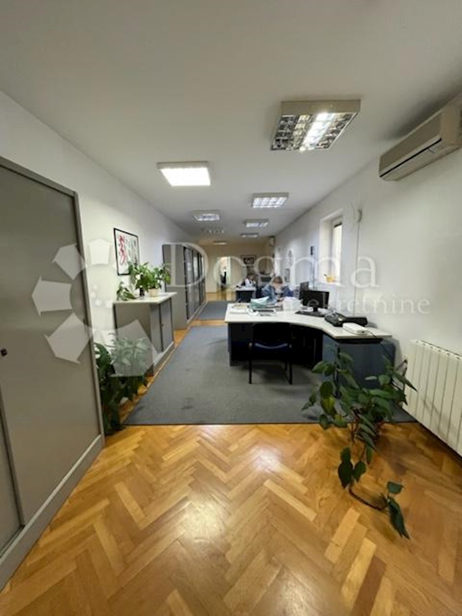 Business premises For sale - PRIMORSKO-GORANSKA RIJEKA