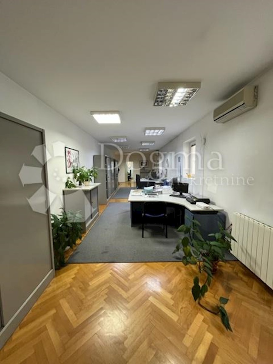 Business premises For sale - PRIMORSKO-GORANSKA RIJEKA