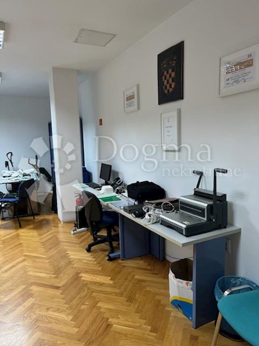 Business premises For sale - PRIMORSKO-GORANSKA RIJEKA