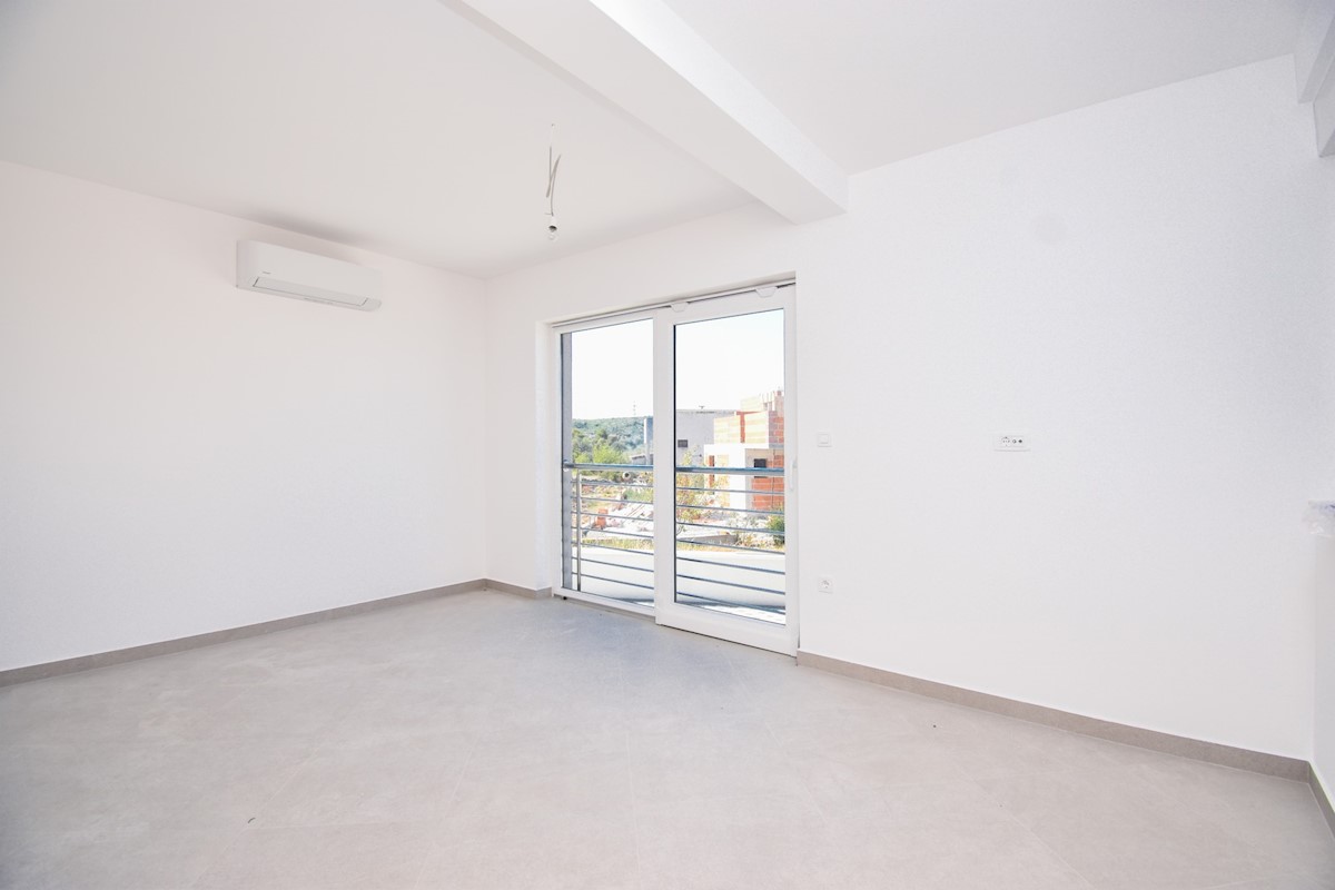 Apartment Zu verkaufen - ŠIBENSKO-KNINSKA PRIMOŠTEN