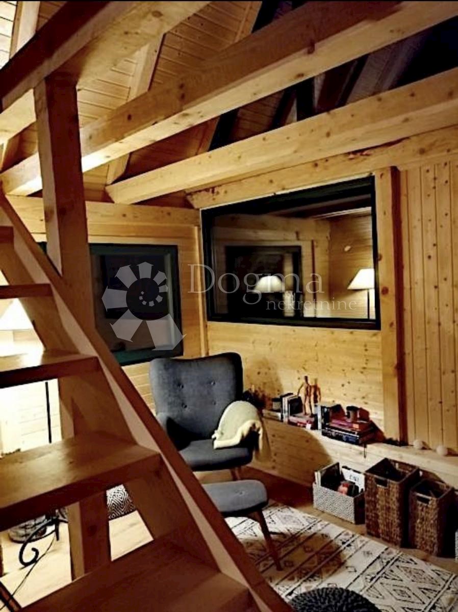 Casa In vendita - LIČKO-SENJSKA KARLOBAG