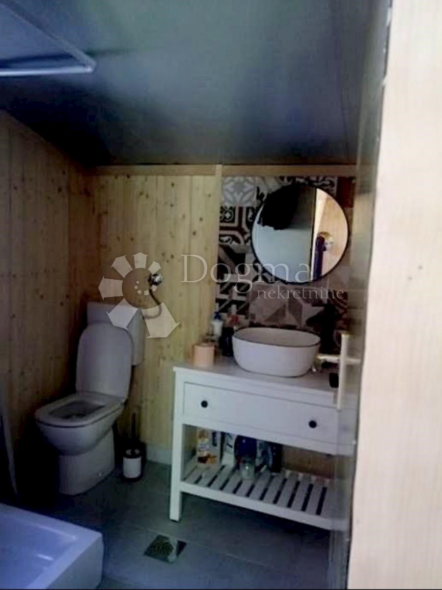 Casa In vendita - LIČKO-SENJSKA KARLOBAG