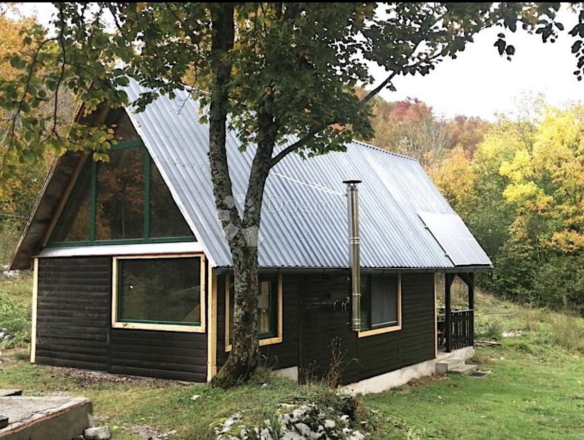 Casa In vendita - LIČKO-SENJSKA KARLOBAG