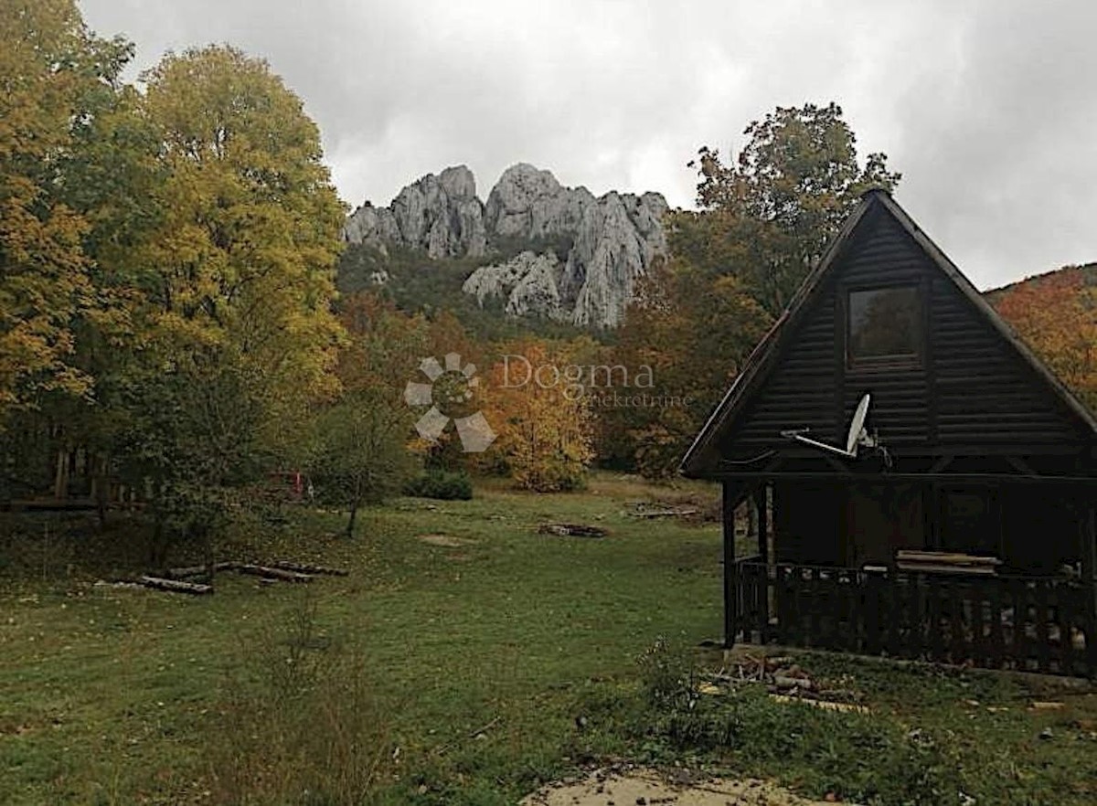 Casa In vendita - LIČKO-SENJSKA KARLOBAG