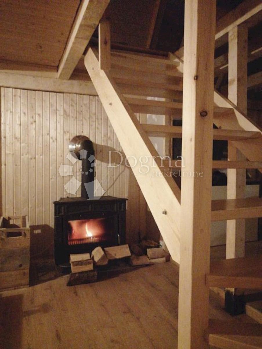 Casa In vendita - LIČKO-SENJSKA KARLOBAG