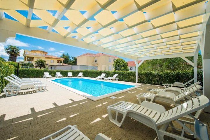 Hiša na predaj 330 m² – Bibinje