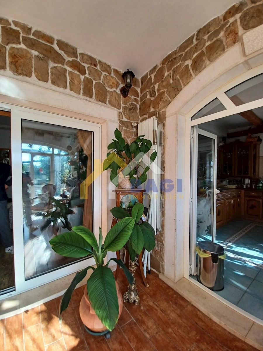 House For sale - ŠIBENSKO-KNINSKA VODICE