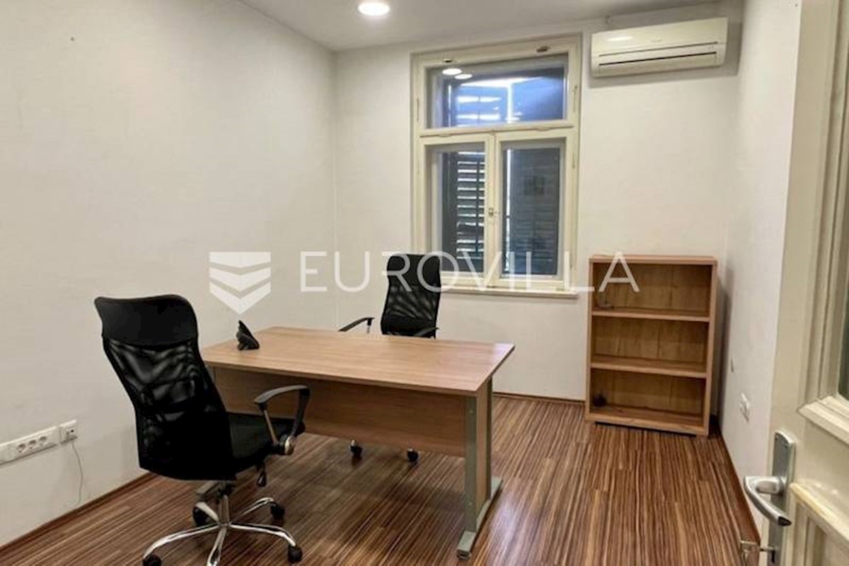 Business premises For rent MANUŠ