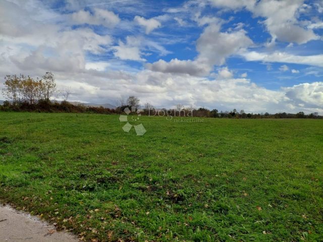 Działka na sprzedaż 7624 m² – Gospić
