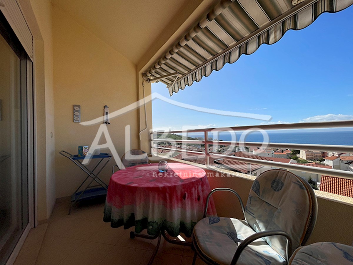 Flat For sale - SPLITSKO-DALMATINSKA BAŠKA VODA