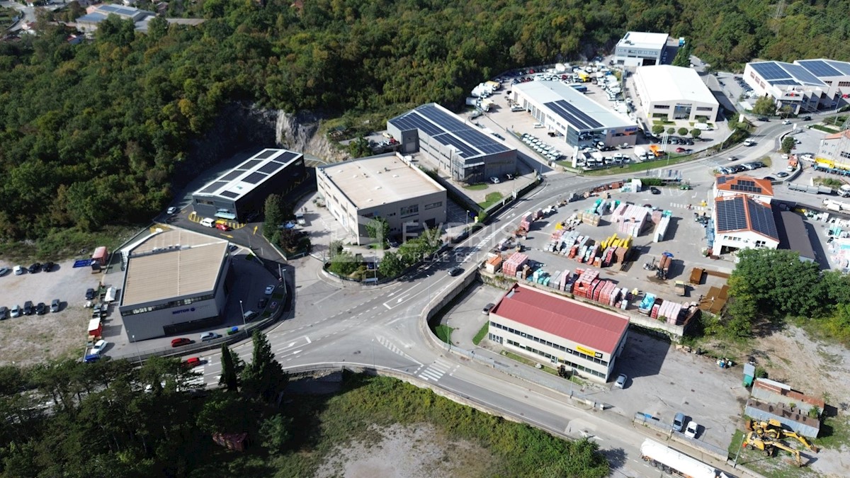 Lokal użytkowy Na sprzedaż - PRIMORSKO-GORANSKA KASTAV