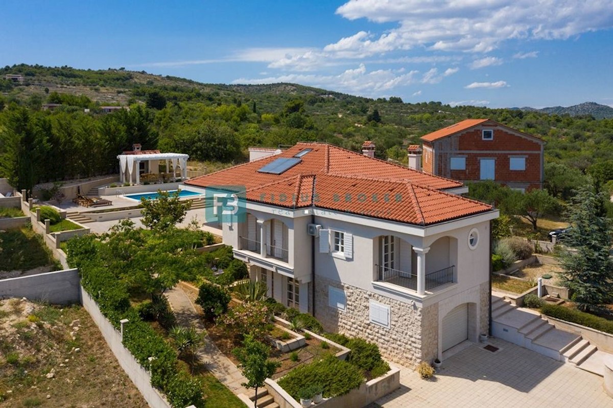 House For sale - ŠIBENSKO-KNINSKA VODICE