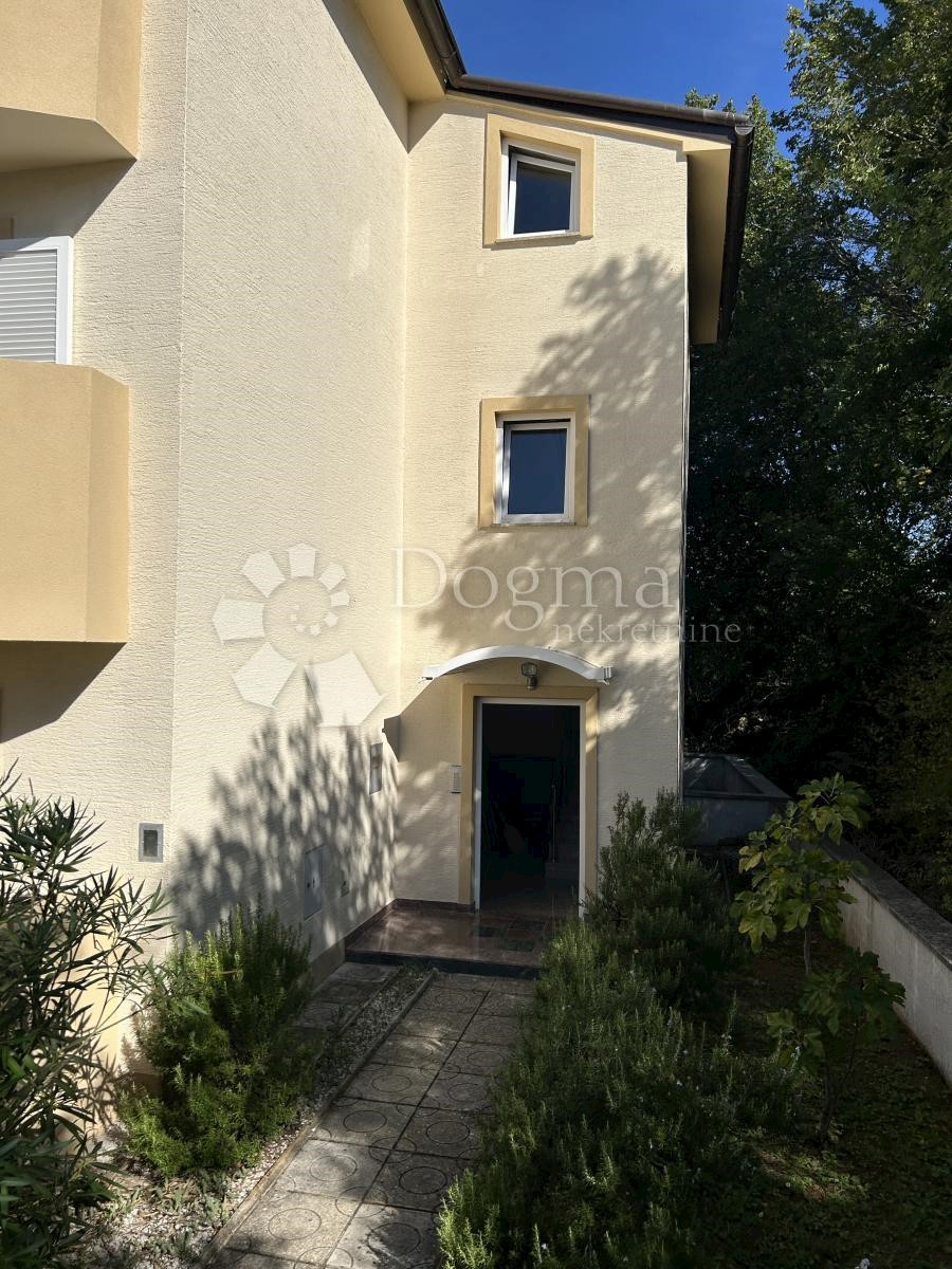 Apartmán Na predaj - PRIMORSKO-GORANSKA KRK