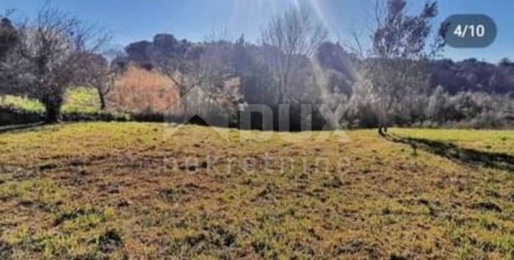 Parcela na predaj 2587 m² – Pula