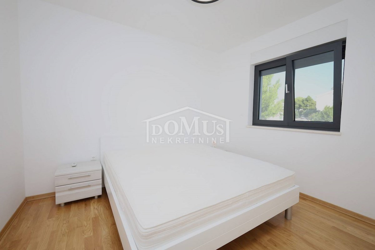 Flat For sale - ŠIBENSKO-KNINSKA PRIMOŠTEN