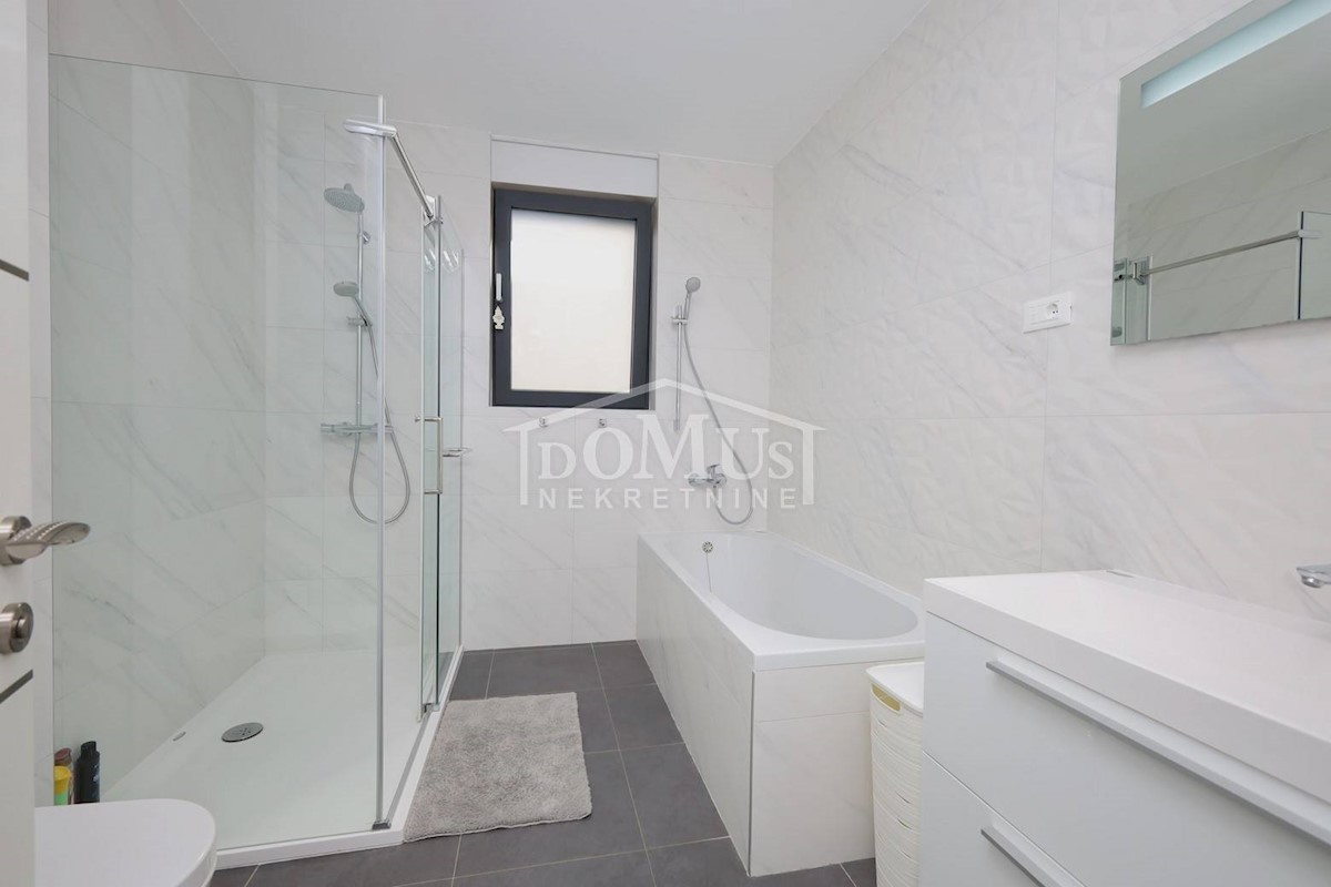 Flat For sale - ŠIBENSKO-KNINSKA PRIMOŠTEN