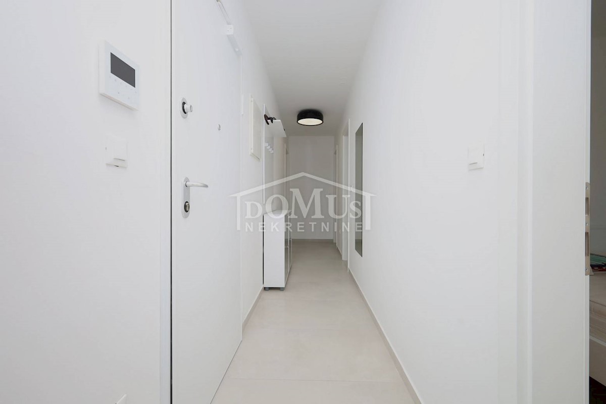 Flat For sale - ŠIBENSKO-KNINSKA PRIMOŠTEN