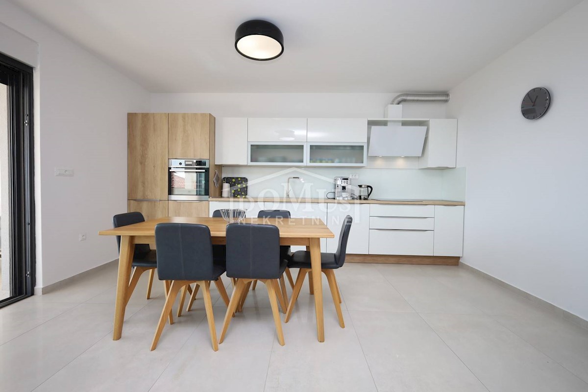 Flat For sale - ŠIBENSKO-KNINSKA PRIMOŠTEN