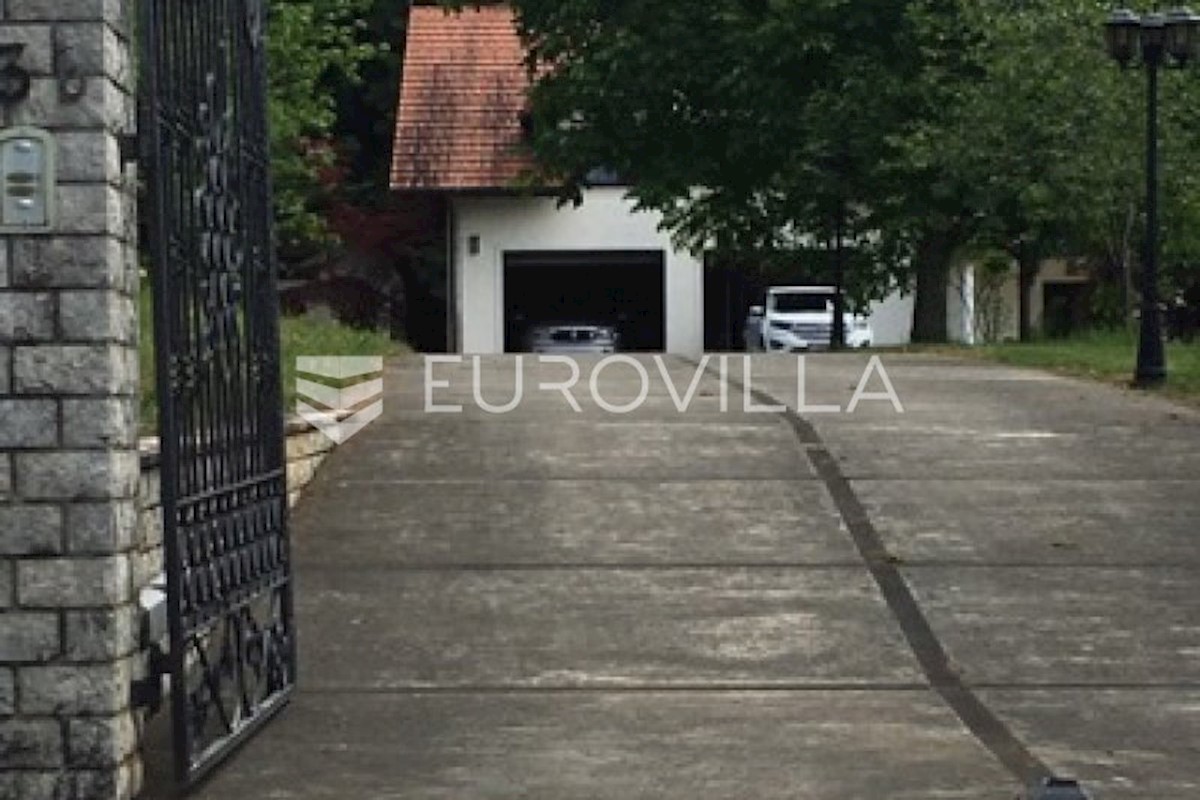 House For sale - KARLOVAČKA RAKOVICA