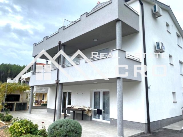 Casa in vendita 384 m² – Čiovo