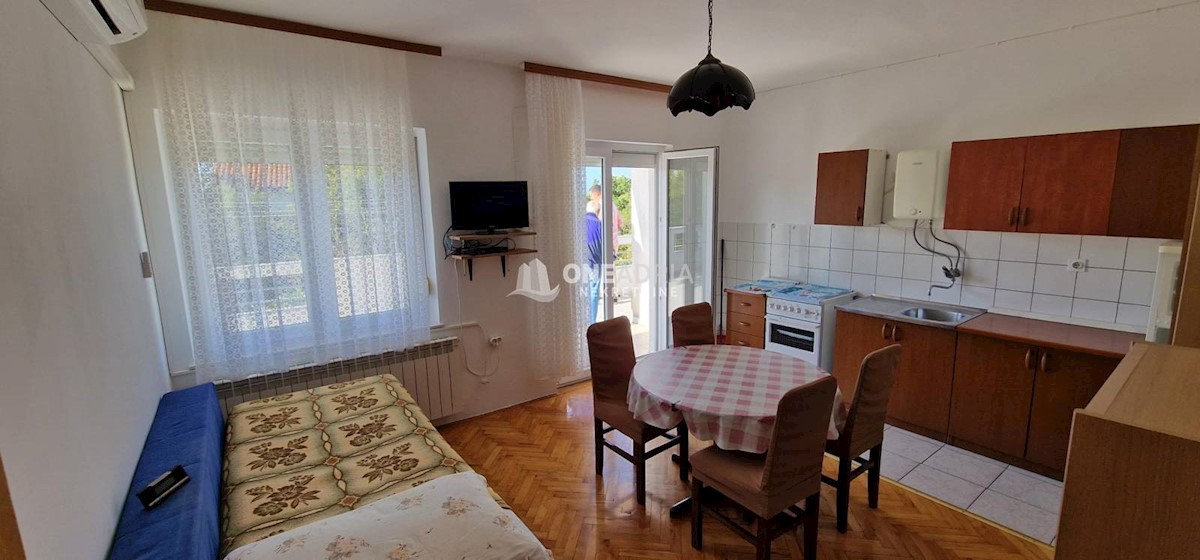 Stan Na prodaju - PRIMORSKO-GORANSKA CRIKVENICA