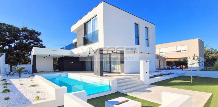 Casa in vendita 240 m² – Kožino