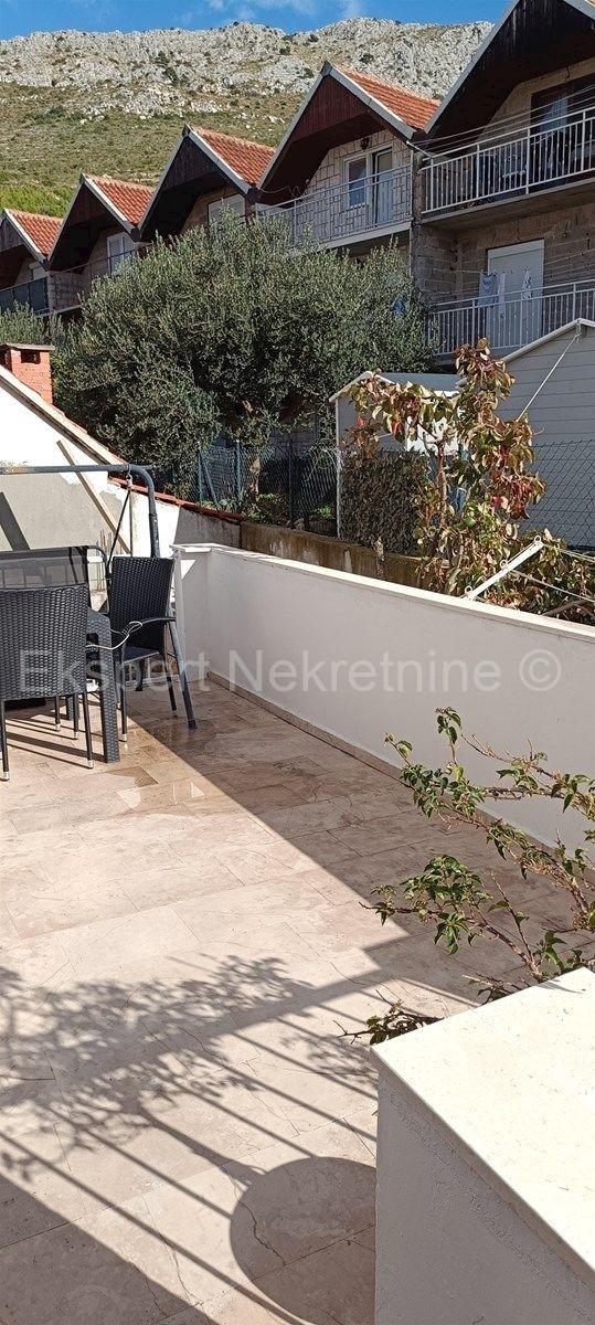 Flat For sale - SPLITSKO-DALMATINSKA PODSTRANA