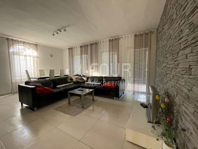 Kuća na prodaju 200 m² – Novi Vinodolski
