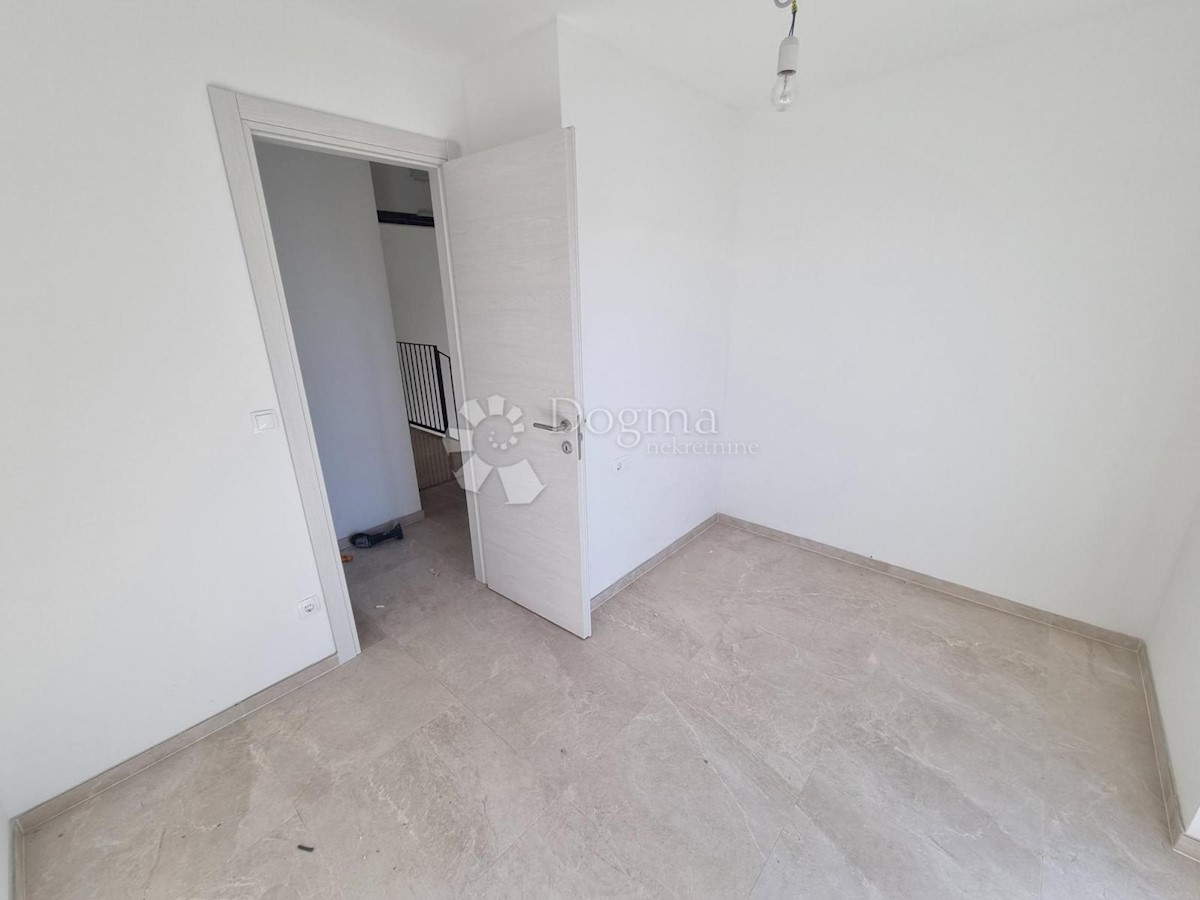 Flat For sale - SPLITSKO-DALMATINSKA BRAČ