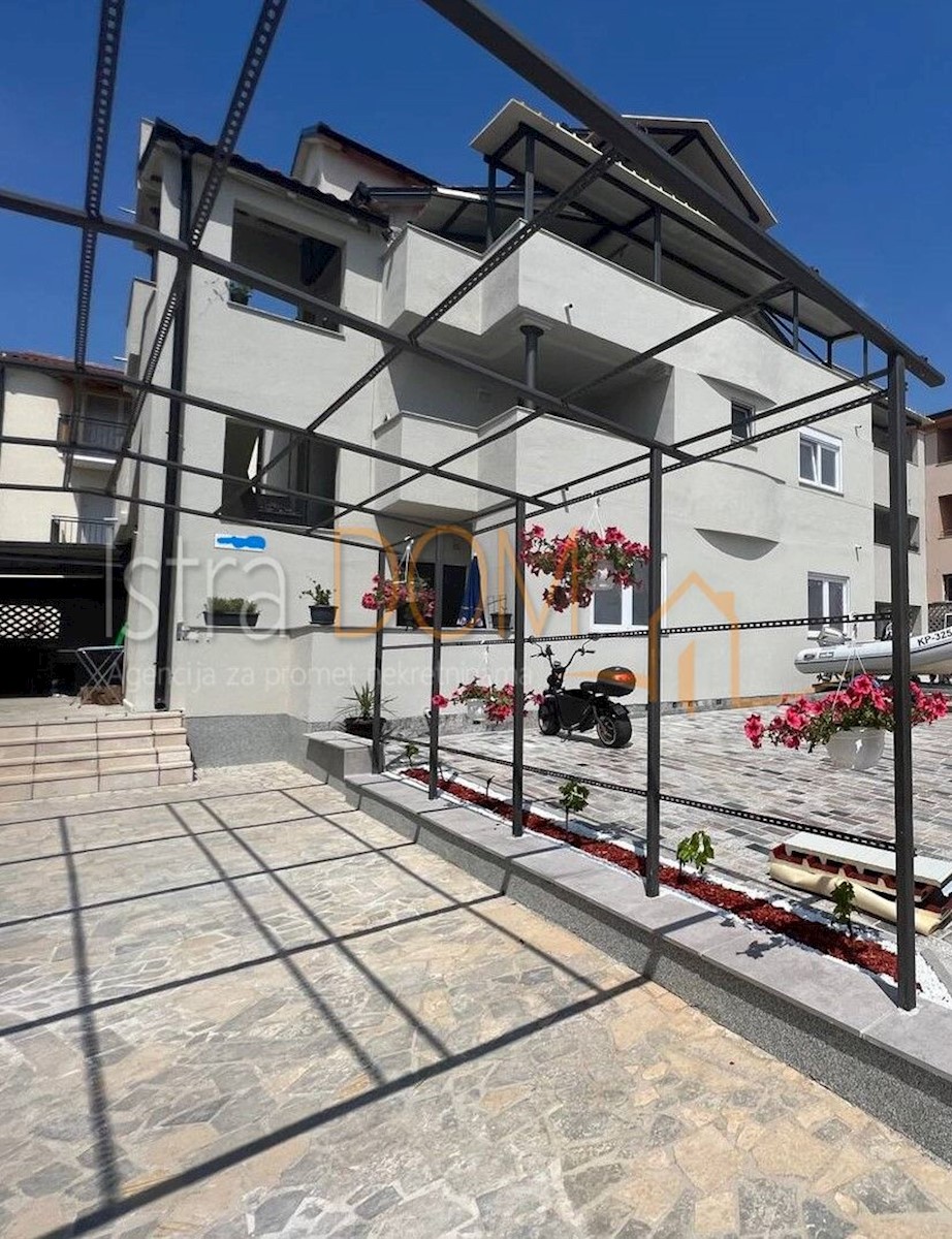 Kuća Na prodaju - Istarska Medulin - foto 1/9