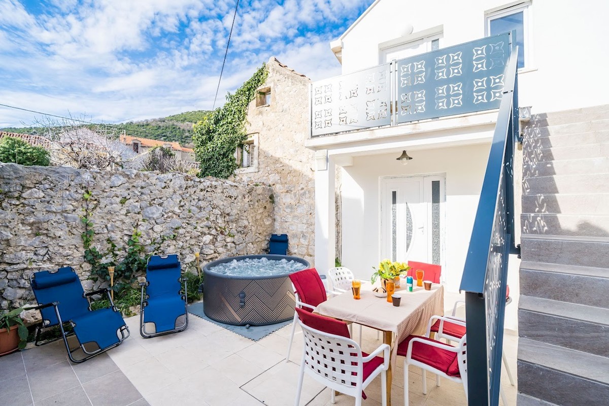 Casa In vendita - DUBROVAČKO-NERETVANSKA DUBROVNIK