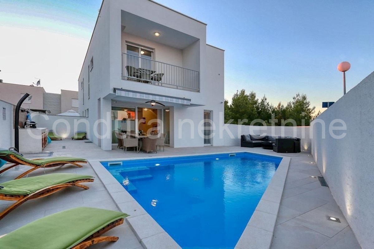 Maison À vendre - ZADARSKA NIN