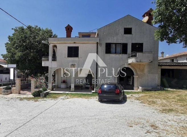Kuća na prodaju 300 m² – Poreč