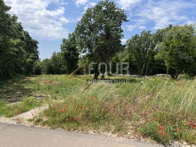 Działka na sprzedaż 1350 m² – Sveti Lovreč Pazenatički