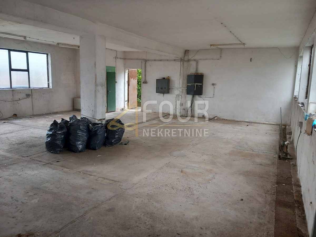 Business premises For sale - ISTARSKA BUZET