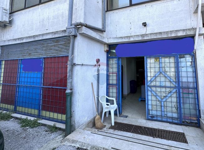 Commerciale in vendita 87 m² – Pula