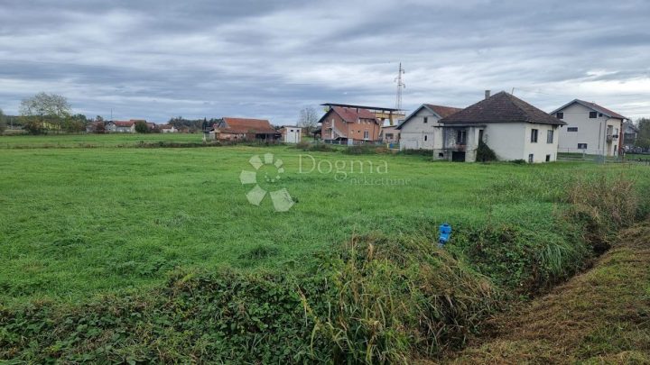 Zemljište na prodaju 2819 m² – Caginec