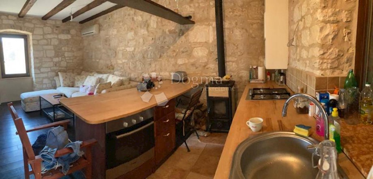 House For sale - SPLITSKO-DALMATINSKA VIS